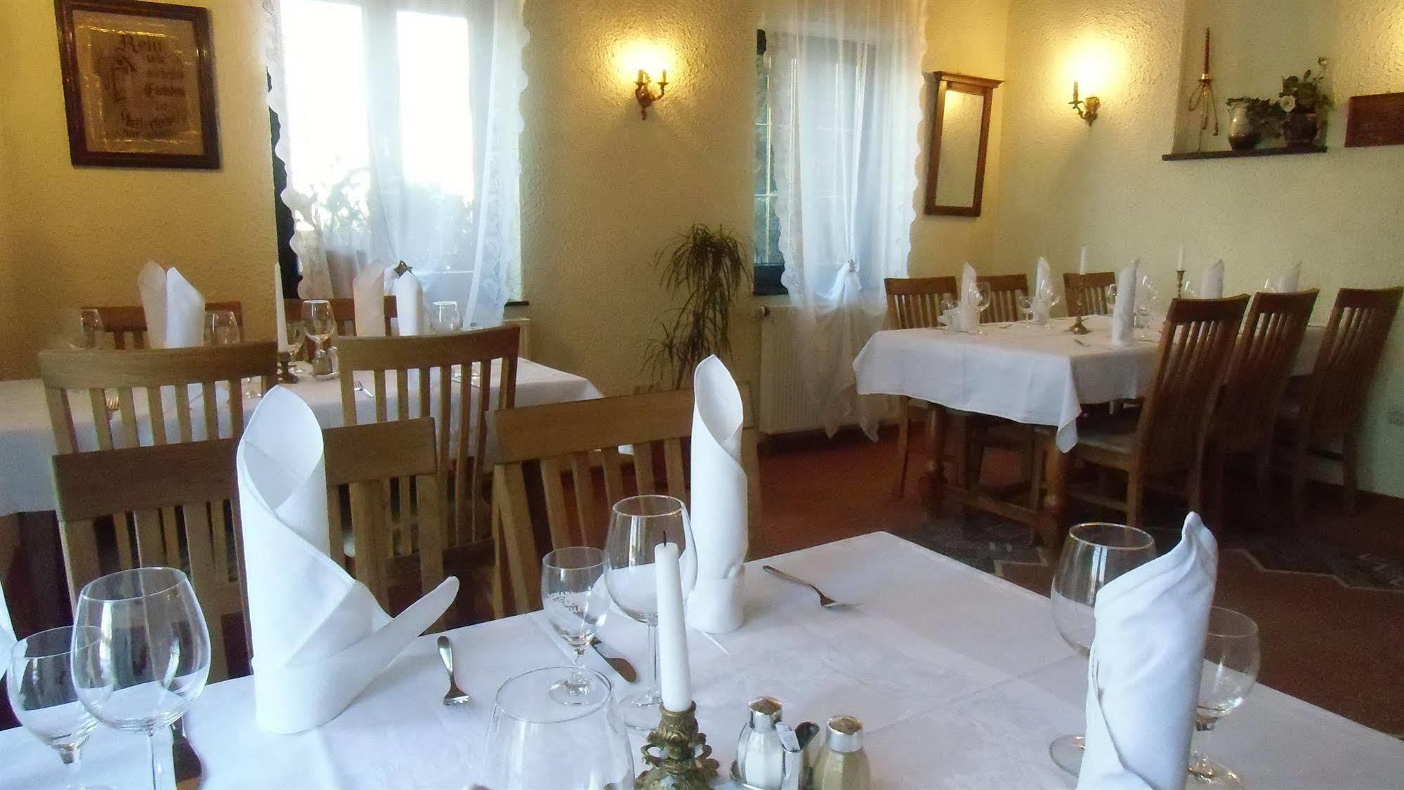 Landhotel-Restaurant Schwalbennest Zierenberg Extérieur photo